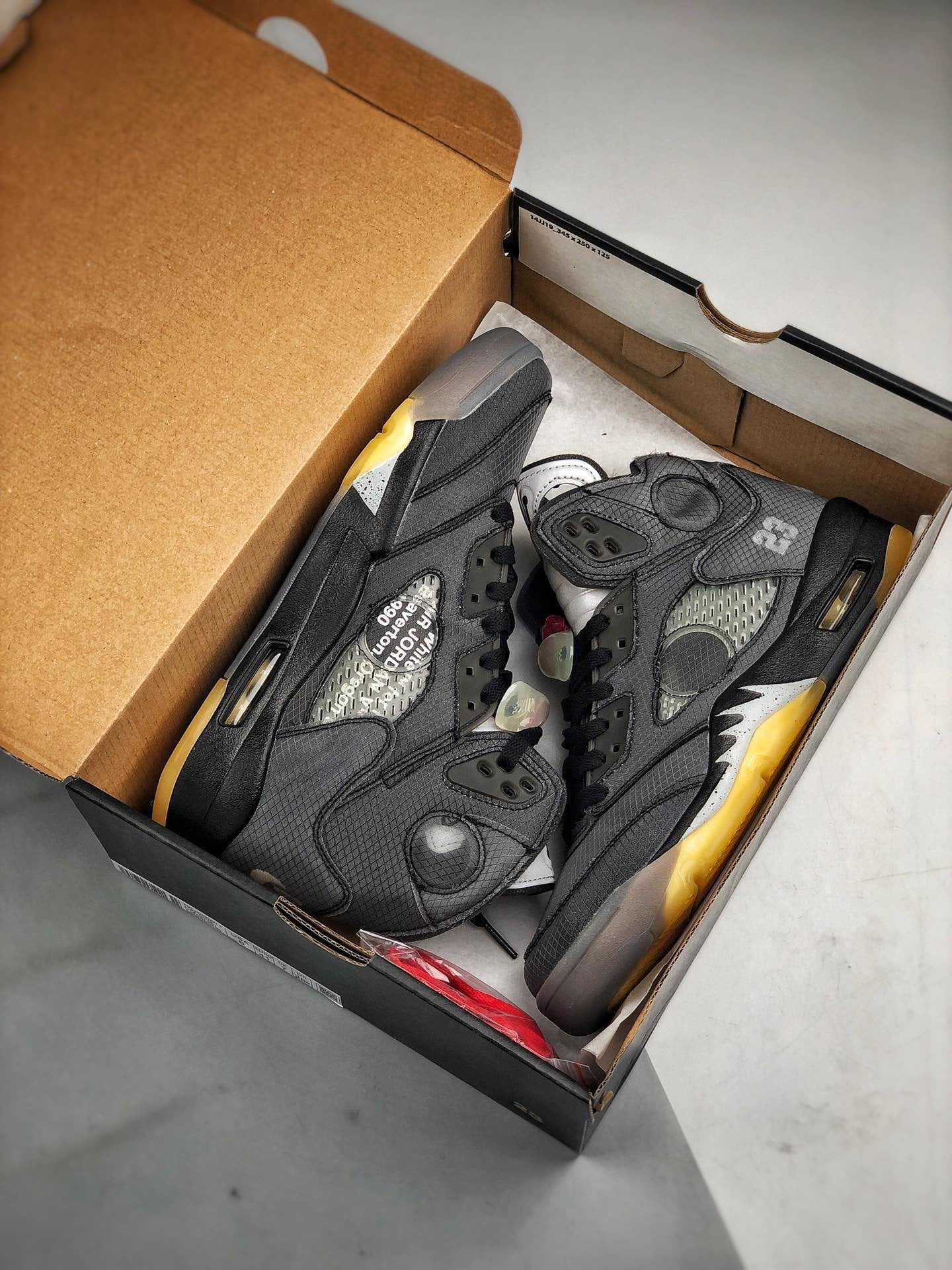 Air Jordan 5 x Off White - whatever on