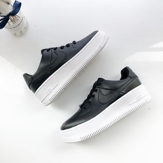 Air Force 1 SAGE LOW LX Black - whatever on