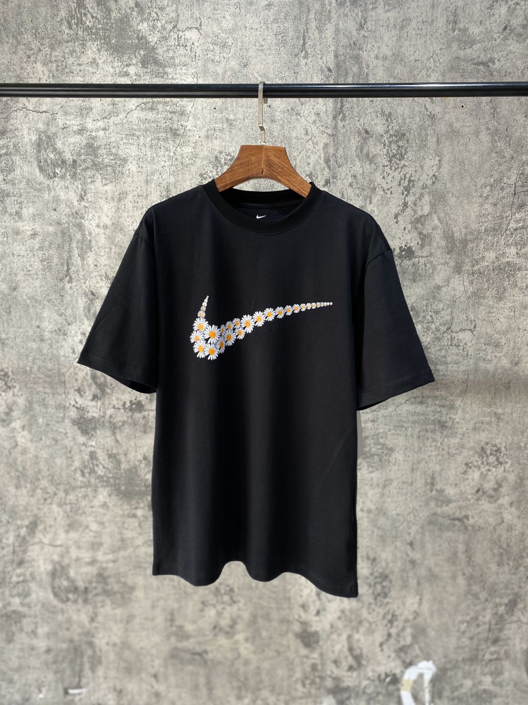 N Daisy Logo Tee - whatever on