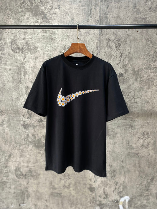 N Daisy Logo Tee - whatever on