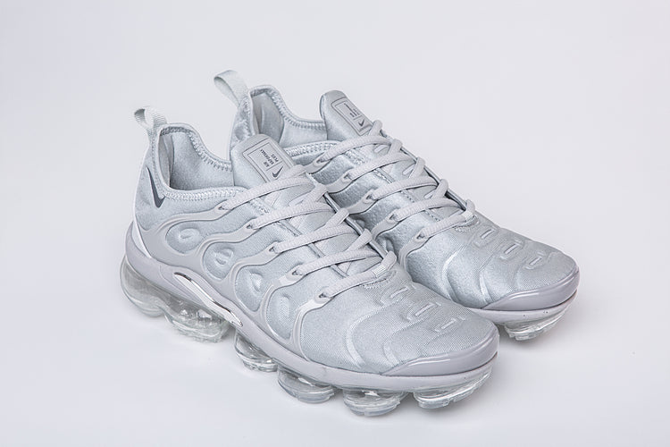 Vapormax Plus - whatever on
