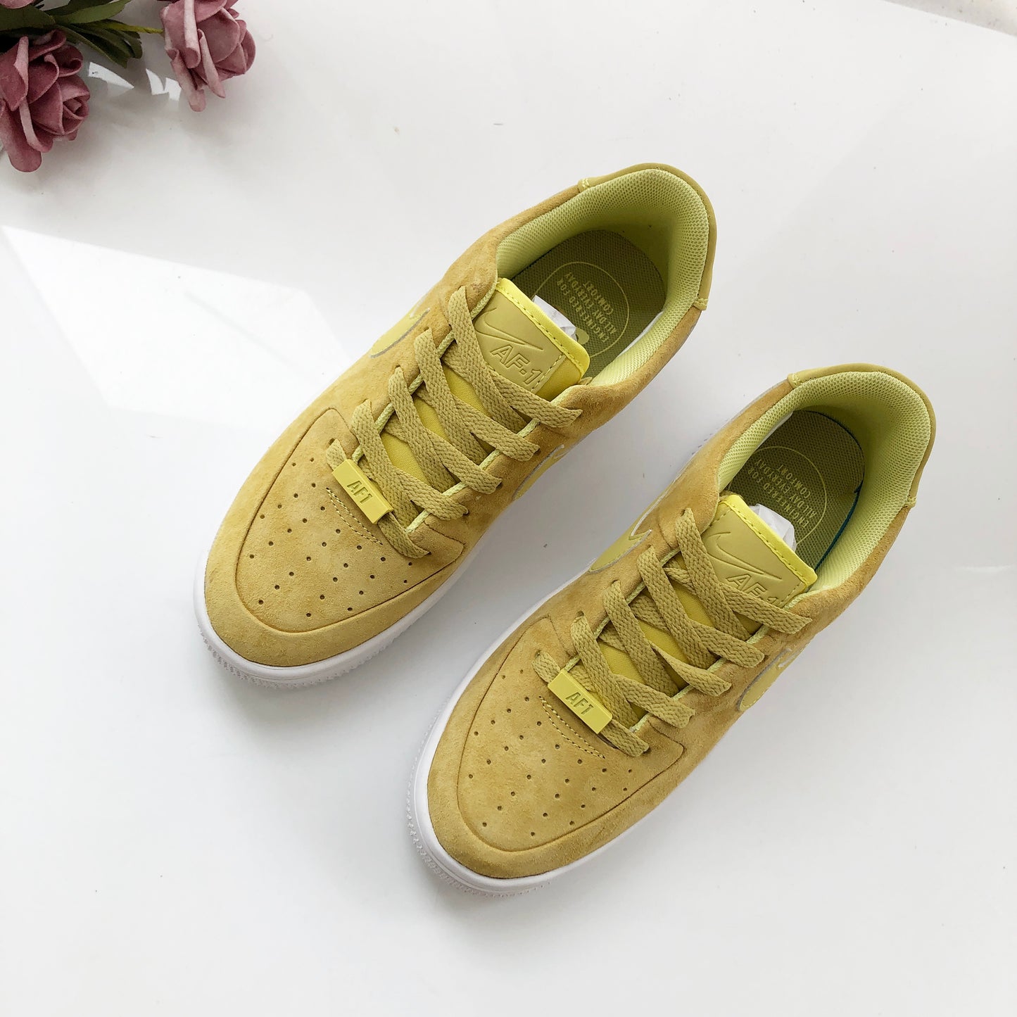 Air Force 1 SAGE LOW LX Yellow - whatever on