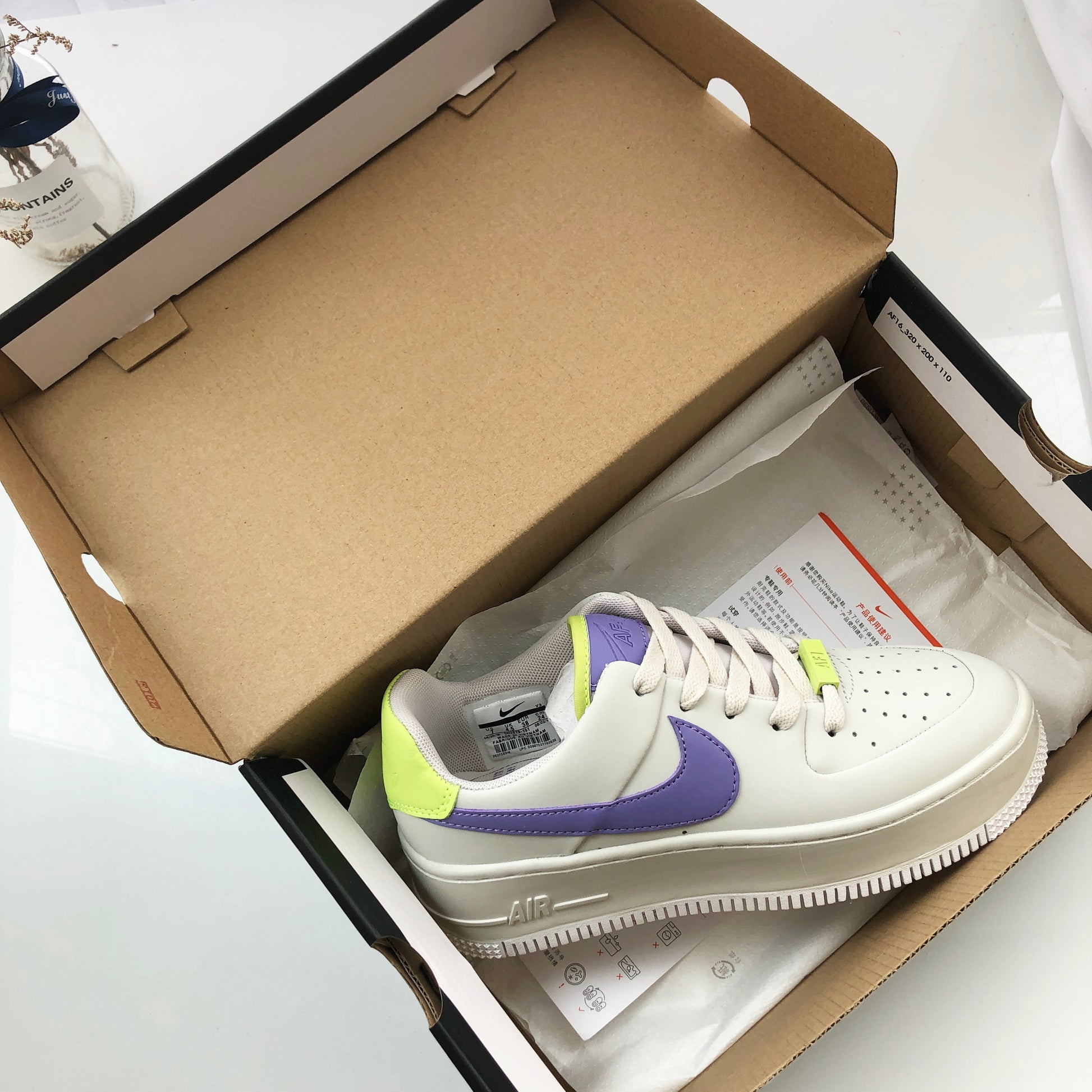 Air Force 1 SAGE LOW LX Purple - whatever on 