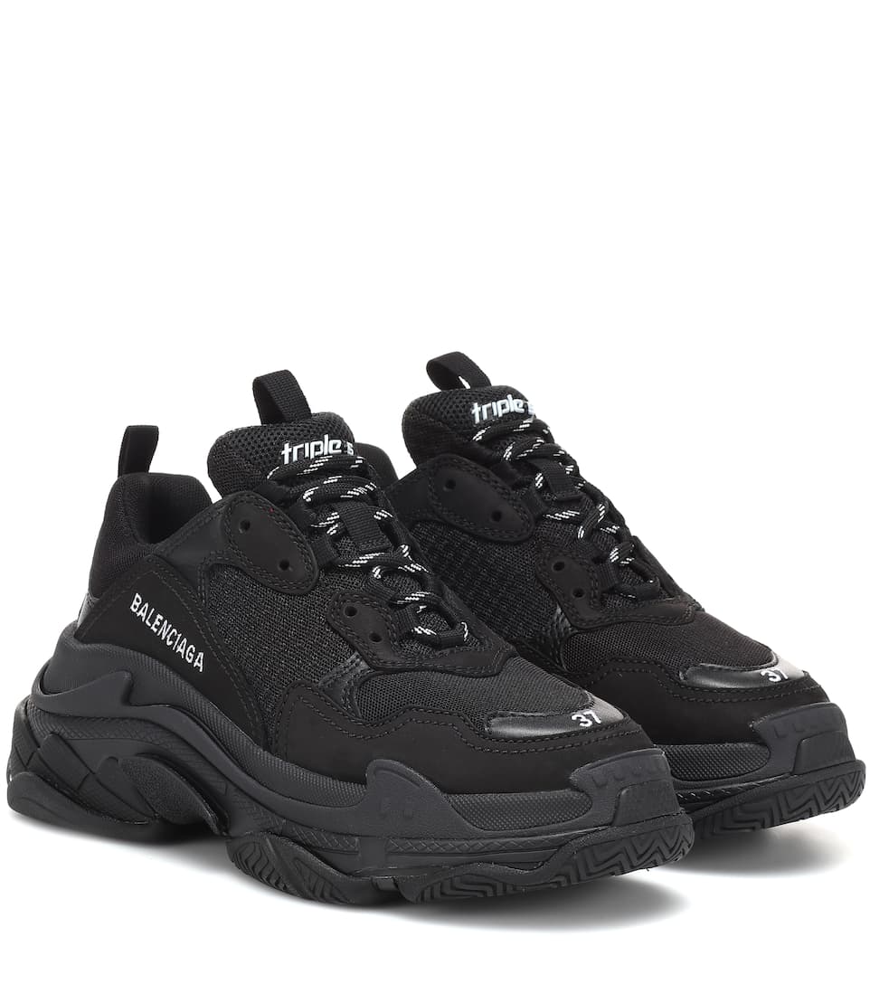 Triple s Black solid sole - whatever on 