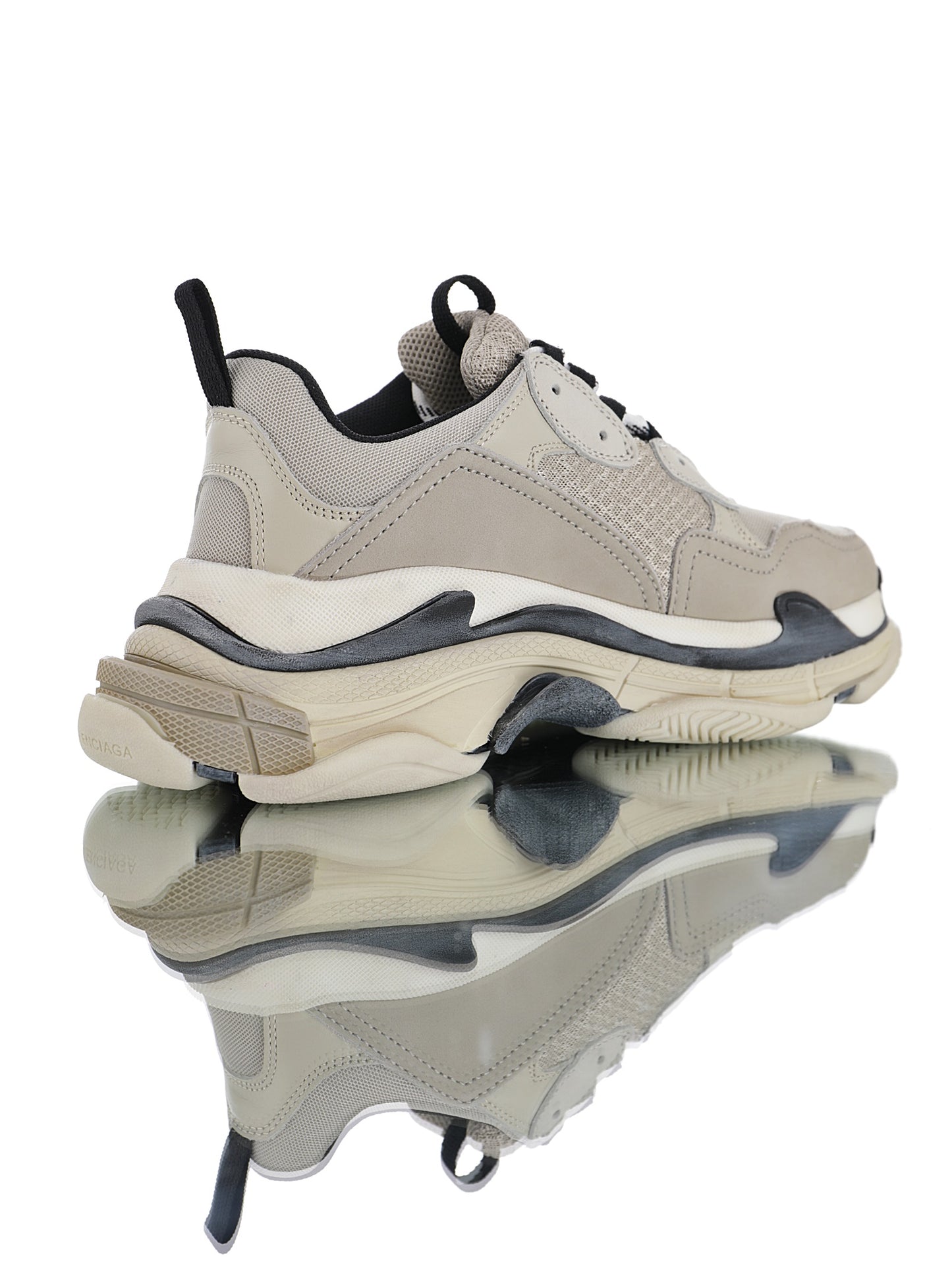 Triple s Vanille solid sole - whatever on 