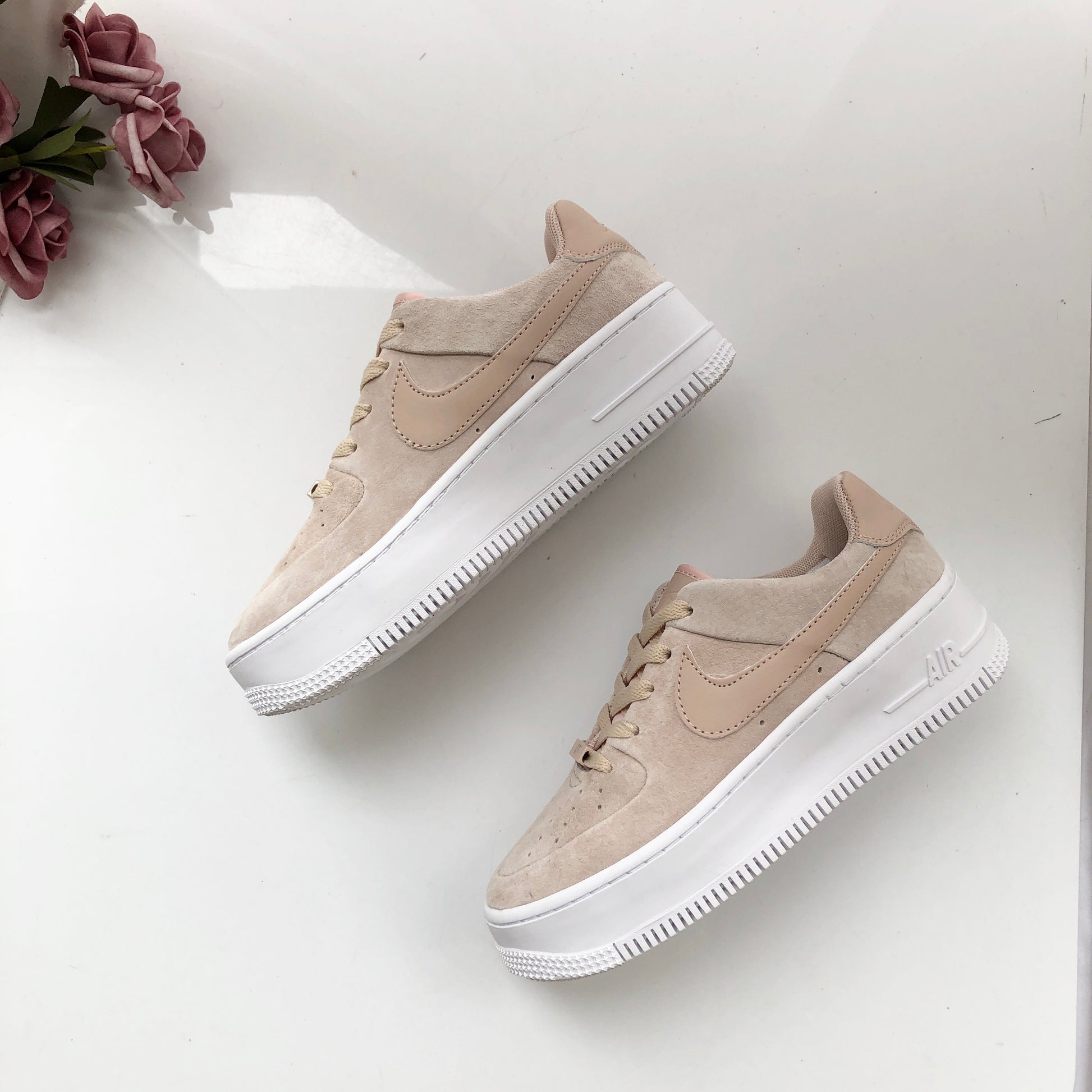 Air Force 1 SAGE LOW LX Camel - whatever on 